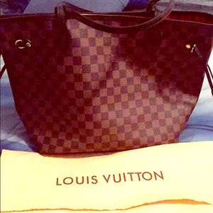 LOUIS Vuitton bag medium never full bag
